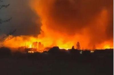 Ουκρανικό drone χτύπησε διυλιστήριο στο Volgorad επί ρωσικού εδάφους, προκαλώντας μεγάλη πυρκαγιά