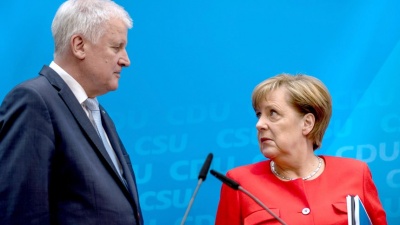 Γερμανία: Σήμερα 2/7 αποφασίζει ο Seehofer για το πολιτικό του μέλλον – Διαβουλεύσεις με Merkel