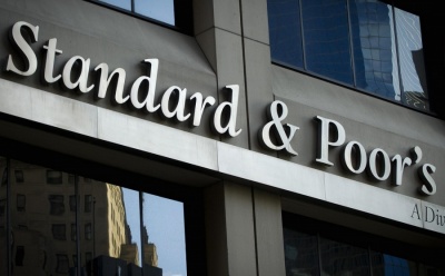 Standard and Poor's: Στο «BBB-» η βαθμολογία του προγράμματος καλυμμένων ομολογιών της Eurobank