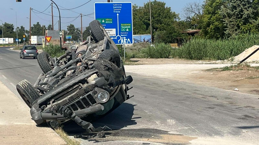 Τραγωδία έξω από τη Λάρισα - Δύο νεκροί και ένας σοβαρά τραυματίας σε τροχαίο