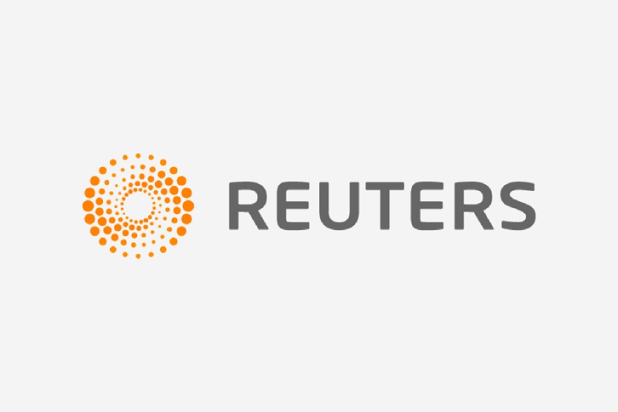 Reuters: Ρωσικό εμπορικό πλοίο μεταφέρει ασθενοφόρα στην Συρία