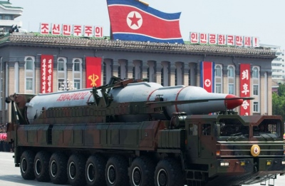 Βόρεια Κορέα: «Επιτυχημένη» δοκιμή βαλλιστικού πυραύλου με πολλαπλές κεφαλές