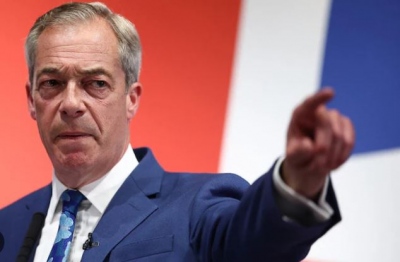 O Farage ετοιμάζει... επιδρομή στα κέρδη των βρετανικών τραπεζών