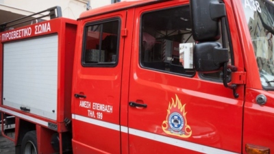 Πυρκαγιά σε αποθήκη στο Αιγάλεω - Προειδοποιητικό μήνυμα του 112 λόγω των καπνών - Εκτροπές κυκλοφορίας
