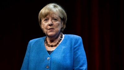 Politico: Η Angela Merkel ζήτησε τη βοήθεια του Πάπα για να αντιμετωπίσει τον Donald Trump