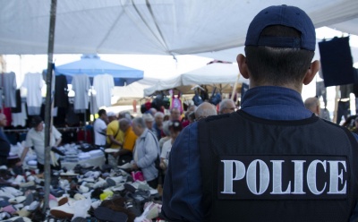 Πειραιάς: Επιχείρηση της αστυνομίας για την καταπολέμηση του παρεμπορίου – Κατασχέσεις, πρόστιμα και συλλήψεις