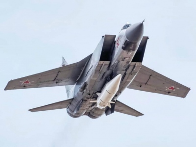 Μαζική επίθεση Ρωσίας με Kinzhal, drones σε ουκρανικά αεροδρόμια… ενόψει F-16