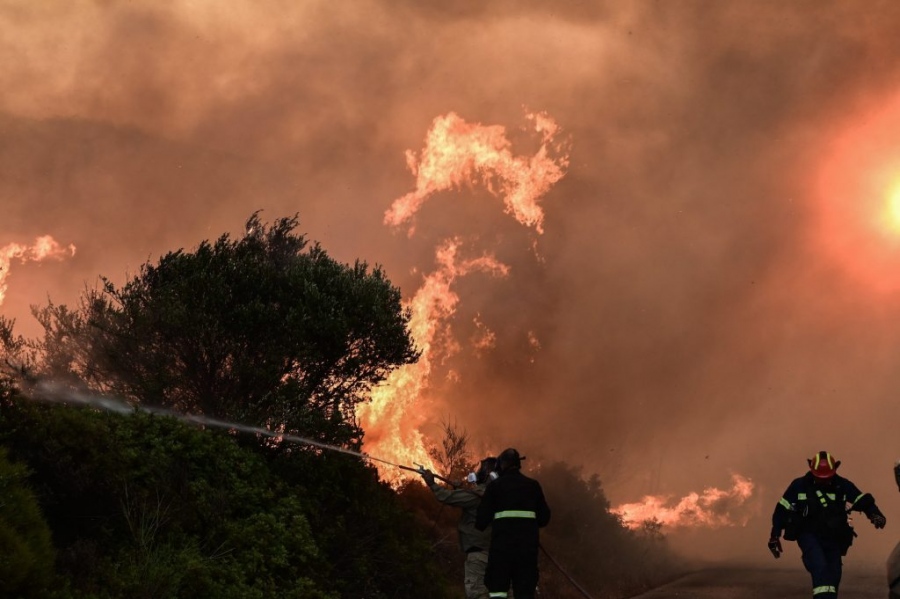 Τουλάχιστον 27 πυρκαγιές ξέσπασαν σε όλη την Ελλάδα