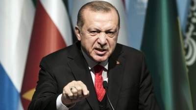 O Erdogan καρατόμησε τρία μέλη από την Επ. Νομισματικής Πολιτικής - Νέo χαμηλό για τη λίρα