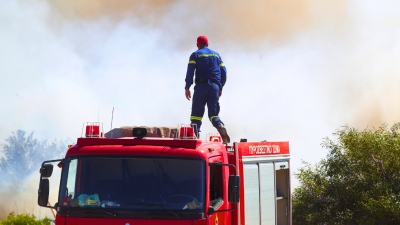 Αδιανόητη καταγγελία: Εν μέσω καύσωνα άφησαν πυροσβέστες χωρίς πόσιμο νερό