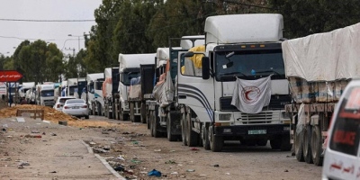 Παρά τις υποσχέσεις συνεχίζουν να είναι μπλοκαρισμένα από τις δυνάμεις του Ισραήλ τα φορτηγά με ανθρωπιστική βοήθεια για τη Γάζα