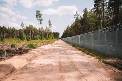 Οχυρώνονται όλοι εκτός από την Ελλάδα - Η Λετονία ολοκληρώνει την κατασκευή φράχτη στα σύνορα με τη Λευκορωσία