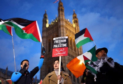 Βρετανία - Εκλογές: Παρά τη σαρωτική νίκη, οι Εργατικοί έχασαν έδρες λόγω της ατολμίας τους για τη Γάζα