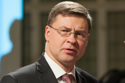 Dombrovskis: Η Ελλάδα πλησιάζει στο τέλος μιας Οδύσσειας - Απαραίτητες οι εμπροσθοβαρείς παρεμβάσεις στο χρέος