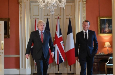 Πιέσεις Macron - ΕΕ στον Johnson για τήρηση της συμφωνίας του Brexit
