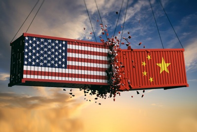 Fitch, ING: Οι μικρές υποχωρήσεις από ΗΠΑ και Κίνα δεν σημαίνουν ότι ο εμπορικός πόλεμος φτάνει στο τέλος του
