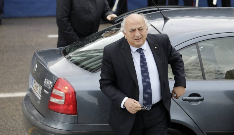 Το Άγιος Φως παρέλαβε ο υφυπουργός Εξωτερικών Γ. Αμανατίδης