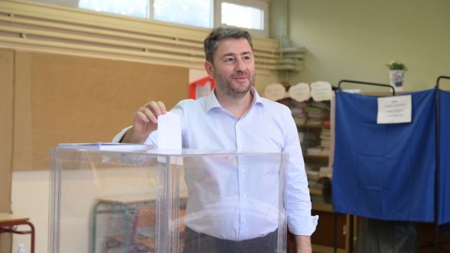 Ευρωεκλογές 2024 - Στην Κρήτη ψήφισε ο Ανδρουλάκης: Έχετε πολλούς λόγους να στηρίξετε  ΠΑΣΟΚ