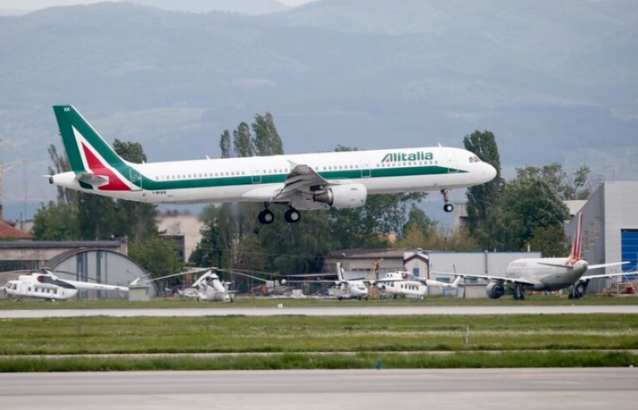 Iταλία: Η Alitalia θα απολύσει πάνω από 2.000 εναπομείναντες εργαζομένους – «Σύννεφα» στη συγχώνευση ITA Airways και  Lufthansa