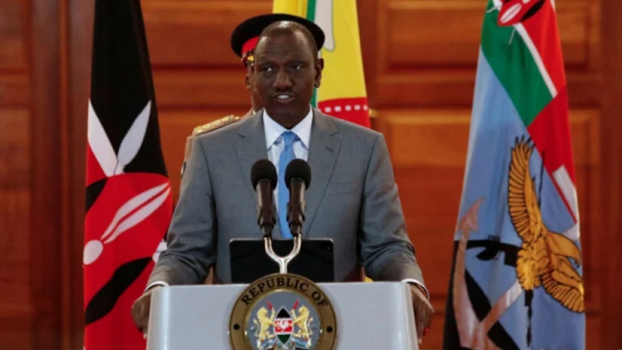 Ο πρόεδρος της Κένυας ανακοίνωσε τη διάλυση της κυβέρνησης, 2 εβδομάδες μετά τις αιματηρές διαδηλώσεις με τους 39 νεκρούς