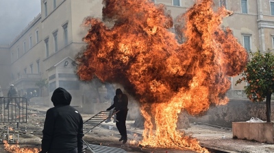 ΕΛΑΣ: Δεν είναι αστυνομικοί οι κουκουλοφόροι που προκάλεσαν επεισόδια στο συλλαλητήριο για τα Τέμπη