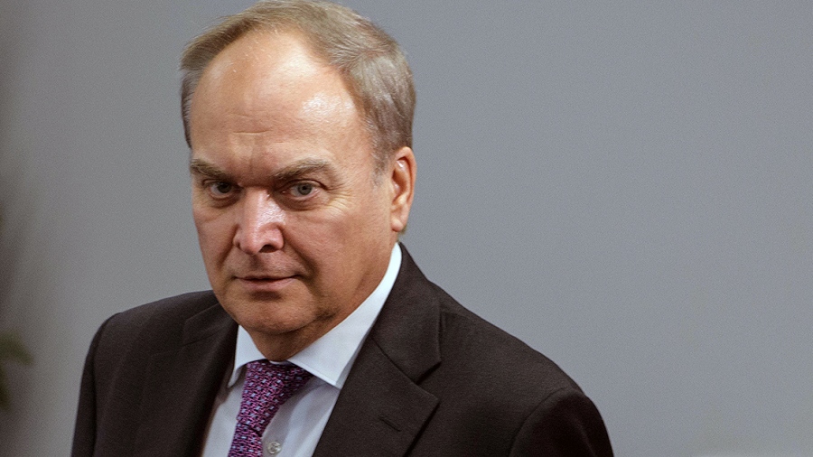 Antonov (Ρώσος πρέσβης ΗΠΑ): Πιθανό ο Biden να έδωσε μυστικά έγκριση στην Ουκρανία για χτυπήματα βαθιά στη Ρωσία