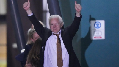 Ιστορική ημέρα - Ελεύθερος ο Julian Assange, επέστρεψε στην Αυστραλία μετά από 14 χρόνια