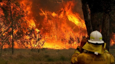 Σε πύρινο κλοιό η Αυστραλία – 200 πυρκαγιές, οι 70 ανεξέλεγκτες - Νεκροί δύο πυροσβέστες στη μάχη με τις φλόγες στο Σίδνεϊ