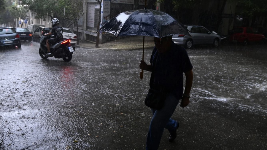 Χάος στην Καλλιθέα: Κατέρρευσε το οδόστρωμα, διεκόπη η κυκλοφορία