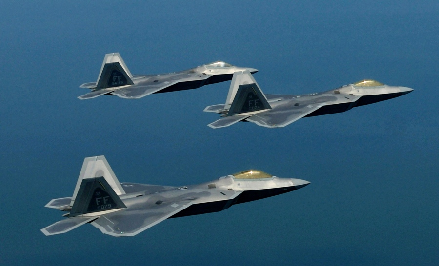 Οι ΗΠΑ ενισχύουν με F -22 Raptor τη στρατιωτική τους παρουσία στη Μέση Ανατολή